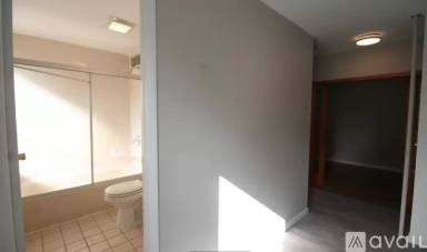 Main picture of 405 E 12th St