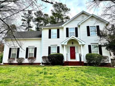 Main picture of 305 Adirondack Way