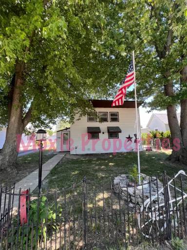 Main picture of 1506 N Bell St
