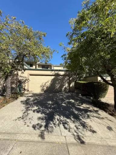 Main picture of 21 Larkspur Ln