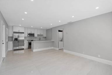 Main picture of 301 SE 12th Ave