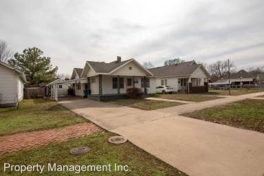 Main picture of 805 W 4th St