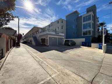 Main picture of 10814 Blix St