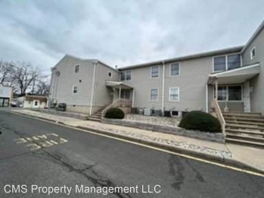 Main picture of 213 Main St