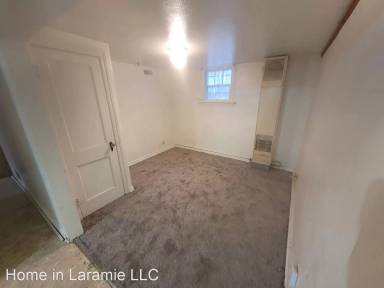 Main picture of 710 E Fremont St