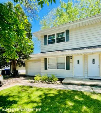 Main picture of 802 N Hawthorne Dr