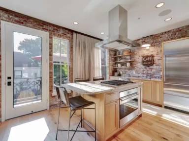 Main picture of 3235 SW 1st Ave