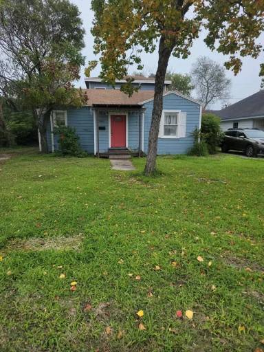 Main picture of 2842 Austin St