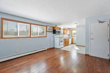 Main picture of 27 97th Ave NW