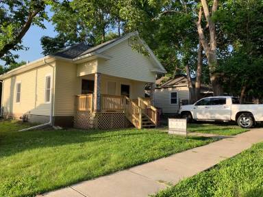 Main picture of 2272 Y St