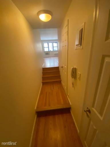 Main picture of 306 W 91st St