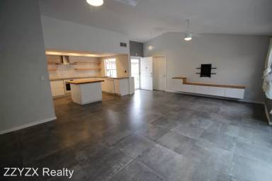 Main picture of 8432 Lomack Ct