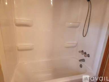 Main picture of 466 Elm St