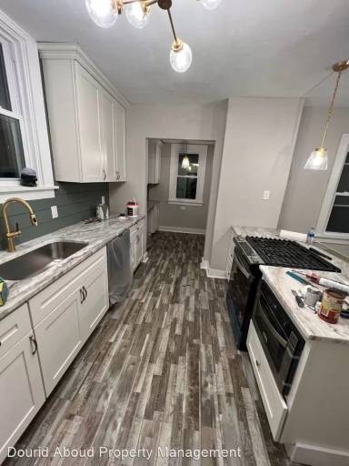 Main picture of 901 Norwich Ave