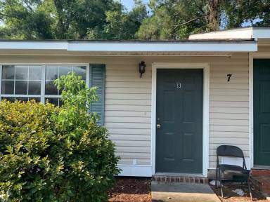 Main picture of 7 Shanna Cir