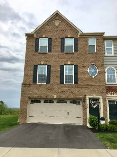 Main picture of 704 Pointe View Dr