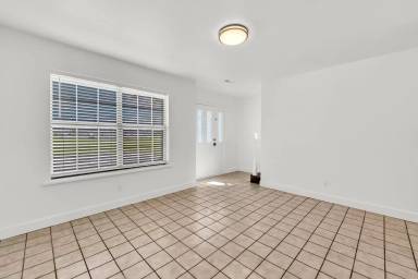 Main picture of 1242 SW Elm Tree Rd