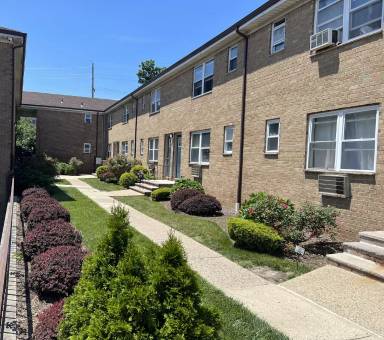 Main picture of 15 Lehigh St