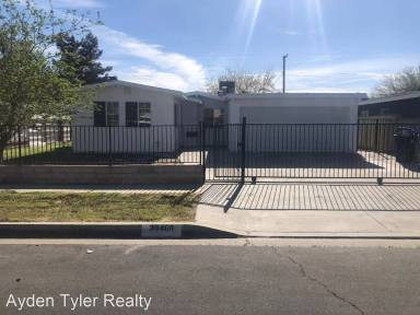 Main picture of 38468 3rd St E
