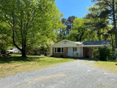 Main picture of 513 NC Highway 54 W