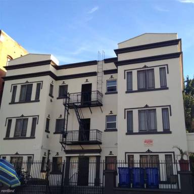 Main picture of 2858 Leeward Ave
