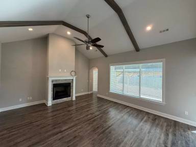 Main picture of 6025 W Quinn St