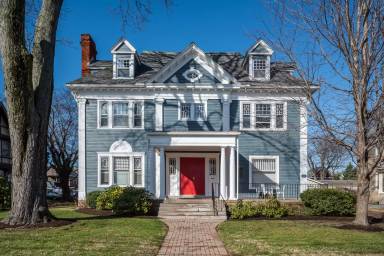Main picture of 538 W 6th St