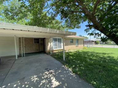 Main picture of 1673 Continental Dr