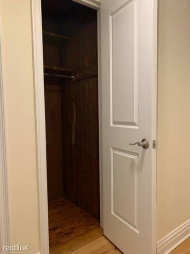 Main picture of 25 E 10th St