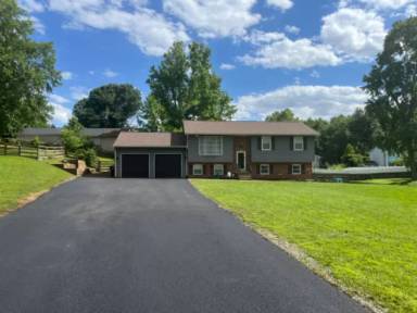 Main picture of 24 Moss Dr