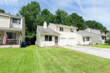 Main picture of 101 - 103 Brenda Dr