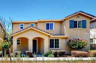 Main picture of 39 Crystalwood Cir
