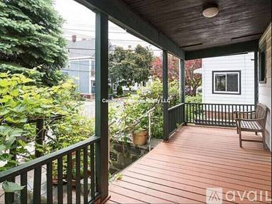 Main picture of 44 Benton Rd