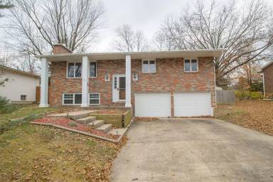 Main picture of 2711 Lynnwood Dr