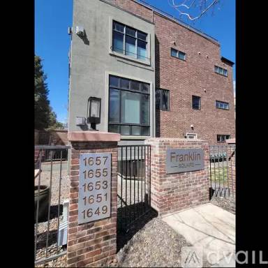 Main picture of 1647 N Franklin St