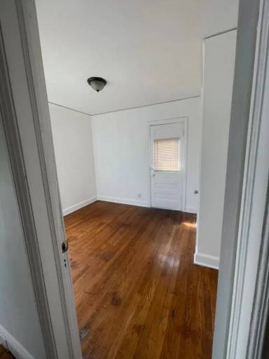 Main picture of 13657 Thornton St