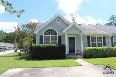 Main picture of 80 Hamilton Woods Dr