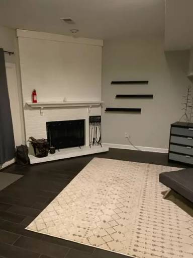 Main picture of 49 Lake Park Ct