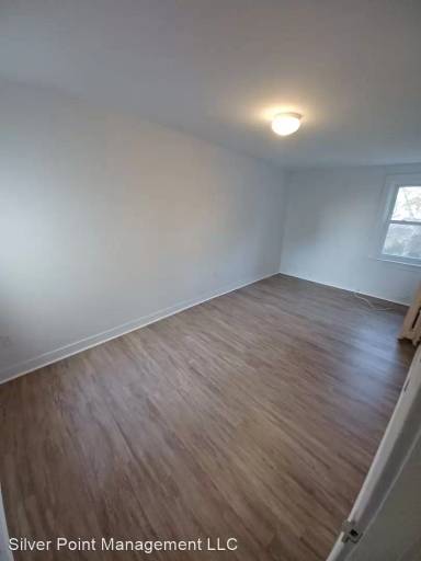 Main picture of 131 E Commerce St