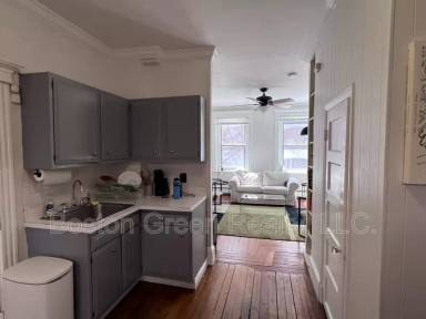Main picture of 26 Irving St