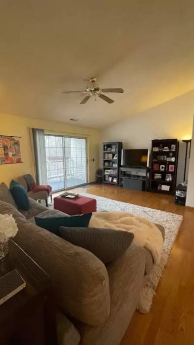 Main picture of 957 Park St