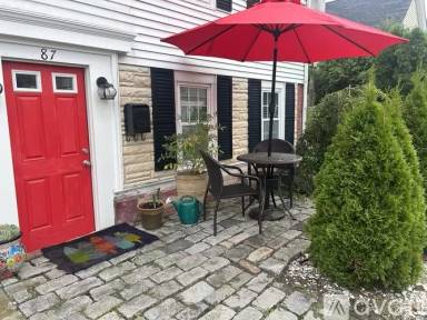 Main picture of 87 Ladd St