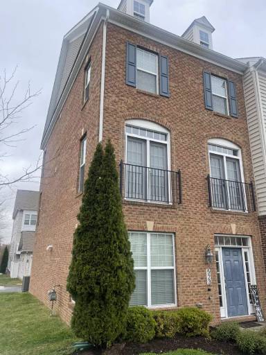 Main picture of 523 Jurgensen Pl