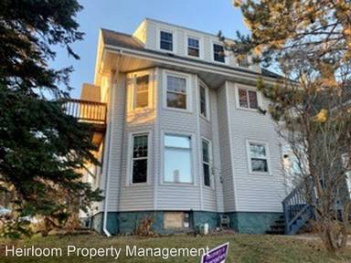 Main picture of 1417 E 1st St