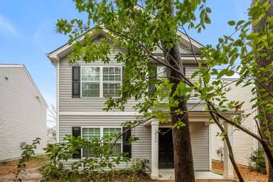Main picture of 3836 Glory St