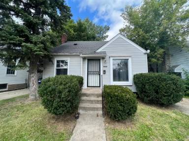 Main picture of 15669 Novara St
