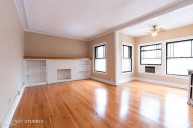 Main picture of 547 W Surf St