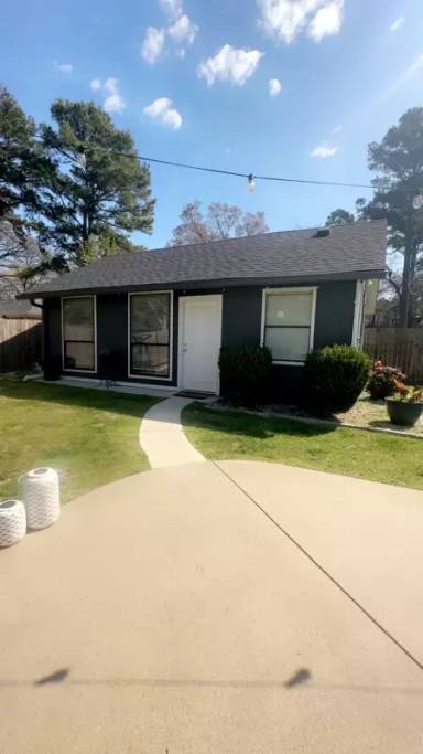 Main picture of 10842 Knollwood Dr
