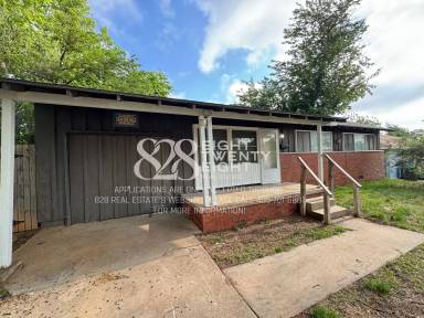 Main picture of 121 Gill Dr