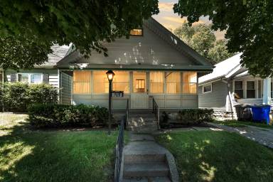 Main picture of 1916 Loxley Rd